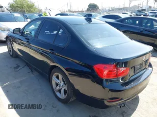 2013 BMW 3 Series 328i z VIN WBA3A5C52DF603241, wystawiony jako IAAI lot #42518837 z przebiegiem 107 281 mil mil oraz . Historia ofert i sprzedaży dostępna na DreamBid. Obrazek 3.