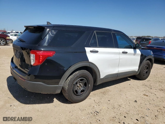 2022 Ford Police Interceptor Utility with VIN 1FM5K8AB8NGA58141, listed as a Copart auction lot 46627385 with 48,235 mi miles and Salvage Title. Bid and sale history available at carsss.com. Image 3.