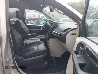 2014 Chrysler Town & Country Touring with VIN 2C4RC1BG7ER208937, listed as a IAAI auction lot 42213347 with 198,077 mi miles and . Bid and sale history available at DreamBid. Image 5.