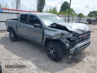 2024 GMC Canyon 4WD AT4 with VIN 1GTP6DEK7R1131805, listed as a IAAI auction lot 40424519 with 15,960 mi miles. Bid and sale history available at carsss.com. Image 1.