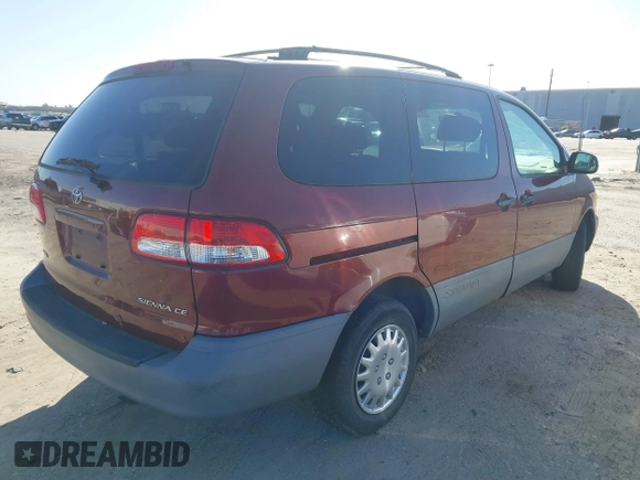 2002 Toyota Sienna CE with VIN 4T3ZF19C62U450159, listed as a IAAI auction lot 41222098 with 251,767 mi miles. Bid and sale history available at carsss.com. Image 4.