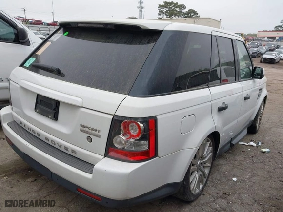 2011 Land Rover Range Rover Sport HSE LUX with VIN SALSK2D4XBA700173, listed as a IAAI auction lot 41960225 with 175,520 mi miles. Bid and sale history available at carsss.com. Image 4.