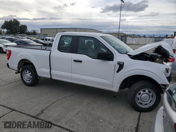 2022 Ford F-150 XL z VIN 1FTEX1CB2NKE71227, wystawiony jako Copart lot #41760385 z przebiegiem 27 946 mil mil oraz Szkoda całkowita • Salvage title. Historia ofert i sprzedaży dostępna na DreamBid. Obrazek 4.