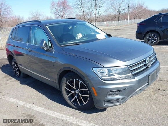 2021 Volkswagen Tiguan SE with VIN 3VV2B7AX3MM116529, listed as a IAAI auction lot 41839843 with 45,287 mi miles. Bid and sale history available at carsss.com. Image 1.