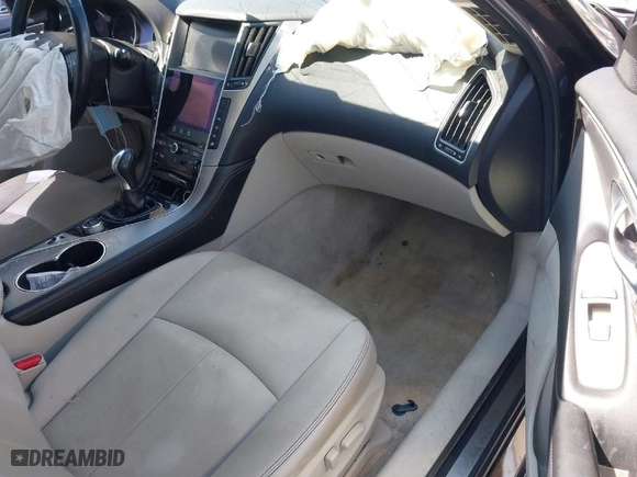 2015 Infiniti Q50 Premium with VIN JN1BV7AR4FM395093, listed as a IAAI auction lot 41907653 with 138,319 mi miles. Bid and sale history available at carsss.com. Image 5.