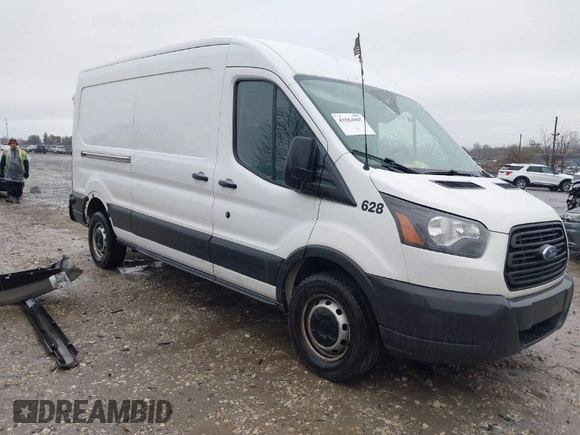 2018 Ford Transit z VIN 1FTYR2CM1JKA72172, wystawiony jako IAAI lot #41864907 z przebiegiem Nie podano mil oraz . Historia ofert i sprzedaży dostępna na DreamBid. Obrazek 1.