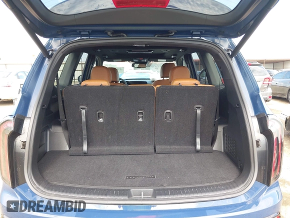 2024 Kia Telluride EX z VIN 5XYP3DGC8RG551457, wystawiony jako IAAI lot #42308920 z przebiegiem 15 795 mil mil oraz . Historia ofert i sprzedaży dostępna na DreamBid. Obrazek 17.