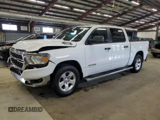 2023 Ram 1500 Big Horn z VIN 1C6RREFT7PN614348, wystawiony jako Copart lot #58153705 z przebiegiem 51 854 mil mil oraz Czysty tytuł • Clean title. Historia ofert i sprzedaży dostępna na DreamBid. Obrazek 1.