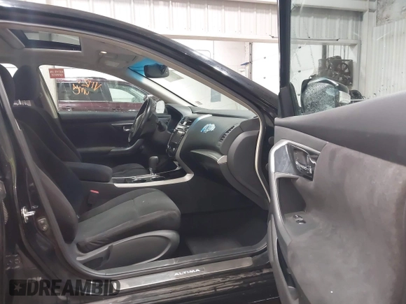2013 Nissan Altima SV with VIN 1N4AL3AP3DN565964, listed as a IAAI auction lot 42519726 with 90,480 mi miles and . Bid and sale history available at DreamBid. Image 5.