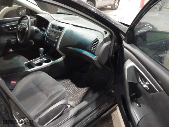 2015 Nissan Altima 2.5 with VIN 1N4AL3APXFN323224, listed as a IAAI auction lot 41703148 with 173,441 mi miles. Bid and sale history available at carsss.com. Image 5.