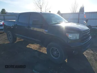 2011 Toyota Tundra z VIN 5TFDY5F16BX205128, wystawiony jako IAAI lot #41688258 z przebiegiem 124 125 mil mil oraz . Historia ofert i sprzedaży dostępna na DreamBid. Obrazek 1.