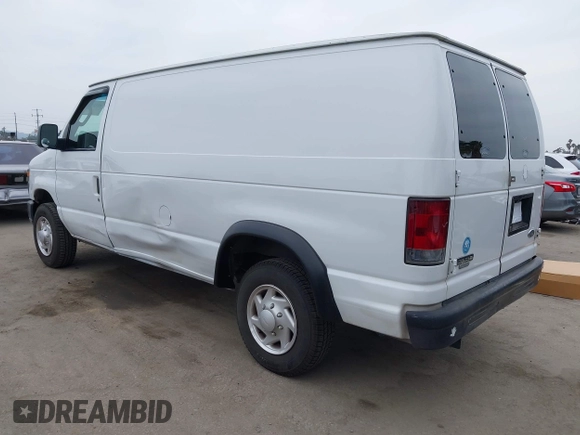 2008 Ford Econoline Cargo Commercial z VIN 1FTNE14W88DA02336, wystawiony jako IAAI lot #42325033 z przebiegiem 196 923 mil mil oraz . Historia ofert i sprzedaży dostępna na DreamBid. Obrazek 3.