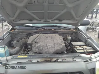 2008 Toyota Tacoma with VIN 5TEUU42N08Z469915, listed as a IAAI auction lot 41807203 with 177,699 mi miles and . Bid and sale history available at DreamBid. Image 10.