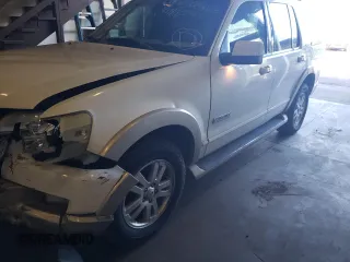 2006 Ford Explorer Eddie Bauer z VIN 1FMEU74E36UB59813, wystawiony jako Copart lot #50846175 z przebiegiem 148 143 mil mil oraz Szkoda całkowita • Salvage title. Historia ofert i sprzedaży dostępna na DreamBid. Obrazek 1.