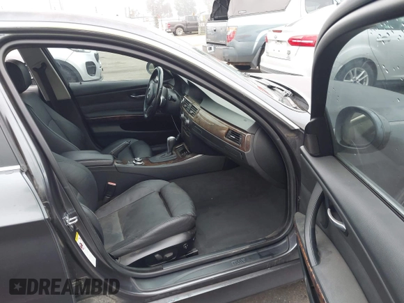 2007 BMW 3 Series 335i with VIN WBAVB73527PA87305, listed as a IAAI auction lot 41277204 with 107,699 mi miles. Bid and sale history available at carsss.com. Image 5.