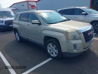2012 GMC Terrain SLE-1 z VIN 2GKALMEK8C6203232, wystawiony jako IAAI lot #42849825 z przebiegiem 104 639 mil mil oraz . Historia ofert i sprzedaży dostępna na DreamBid. Obrazek 1.