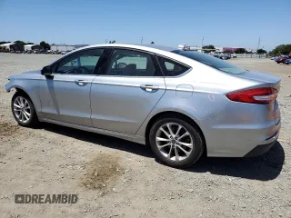 2020 Ford Fusion SE z VIN 3FA6P0HDXLR235383, wystawiony jako Copart lot #56752235 z przebiegiem 92 919 mil mil oraz Szkoda całkowita • Salvage title. Historia ofert i sprzedaży dostępna na DreamBid. Obrazek 2.