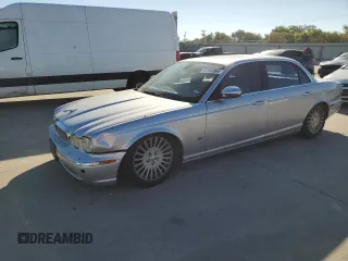 2006 Jaguar XJ Vanden Plas with VIN SAJWA82B86SH10866, listed as a Copart auction lot 69985864 with 244,998 mi miles and Clean Title. Bid and sale history available at carsss.com. Image 1.