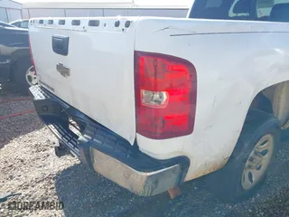 2008 Chevrolet Silverado 1500 LT w/1LT with VIN 2GCEC19C881269623, listed as a IAAI auction lot 41383949 with 431,928 mi miles. Bid and sale history available at carsss.com. Image 6.