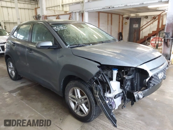 2021 Hyundai Kona SE z VIN KM8K1CAA4MU645470, wystawiony jako IAAI lot #41727340 z przebiegiem 71 932 mil mil oraz . Historia ofert i sprzedaży dostępna na DreamBid. Obrazek 1.
