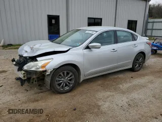 2015 Nissan Altima 2.5 S with VIN 1N4AL3APXFN919255, listed as a Copart auction lot 50261965 with 132,961 mi miles and Salvage Title. Bid and sale history available at carsss.com. Image 1.
