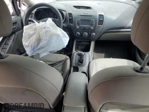 2016 Kia Forte LX z VIN KNAFX4A65G5454433, wystawiony jako Copart lot #56717305 z przebiegiem Nie podano mil oraz Czysty tytuł • Clean title. Historia ofert i sprzedaży dostępna na DreamBid. Obrazek 8.