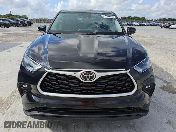 2023 Toyota Highlander L z VIN 5TDKDRAH6PS501987, wystawiony jako Copart lot #56431265 z przebiegiem 42 399 mil mil oraz Czysty tytuł • Clean title. Historia ofert i sprzedaży dostępna na DreamBid. Obrazek 5.