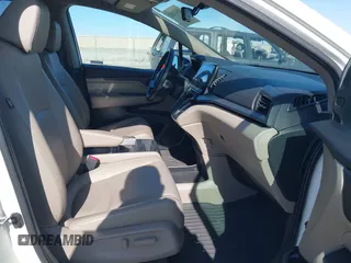 2019 Honda Odyssey EX-L with VIN 5FNRL6H78KB043279, listed as a IAAI auction lot 42041202 with 67,007 mi miles. Bid and sale history available at carsss.com. Image 5.