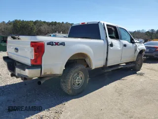 2018 Ford Super Duty F-250 SRW XL with VIN 1FT7W2B67JEB63260, listed as a Copart auction lot 46824805 with 128,347 mi miles and Salvage Title. Bid and sale history available at carsss.com. Image 3.