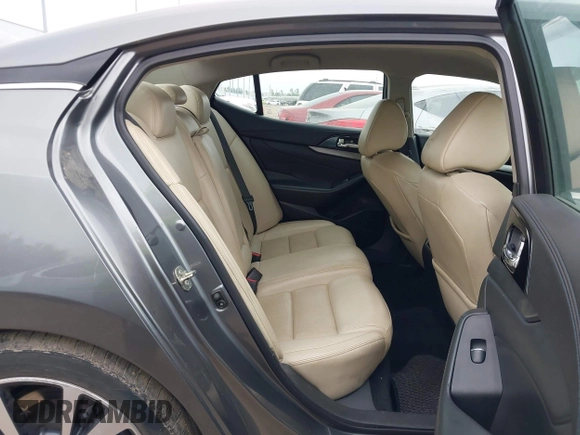 2017 Nissan Maxima SV with VIN 1N4AA6AP0HC432538, listed as a IAAI auction lot 41885882 with 91,474 mi miles and . Bid and sale history available at DreamBid. Image 8.