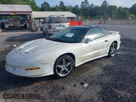 1995 Pontiac Firebird Trans Am z VIN 2G2FV32P8S2217647, wystawiony jako IAAI lot #42115118 z przebiegiem 154 499 mil mil oraz . Historia ofert i sprzedaży dostępna na DreamBid. Obrazek 2.