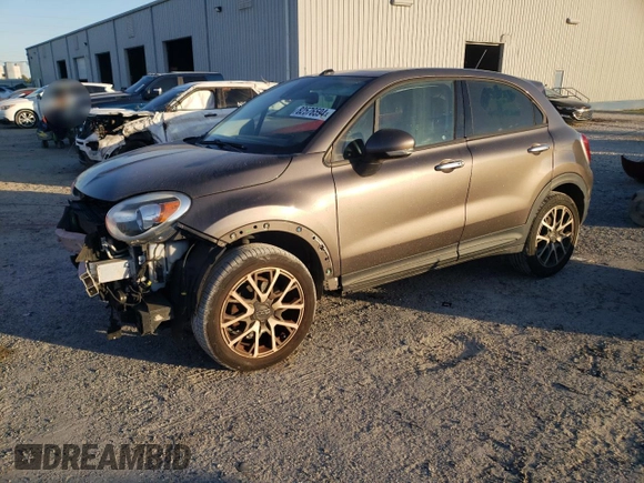 2016 FIAT 500X Trekking Plus z VIN ZFBCFYET2GP386504, wystawiony jako Copart lot #82576594 z przebiegiem 183 959 mil mil oraz Szkoda całkowita • Salvage title. Historia ofert i sprzedaży dostępna na DreamBid. Obrazek 1.
