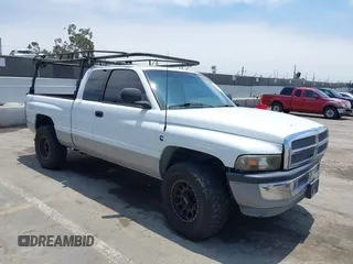 1998 Dodge 2500 with VIN 1B7KC2360WJ186217, listed as a IAAI auction lot 42500470 with 251,640 mi miles and . Bid and sale history available at DreamBid. Image 1.
