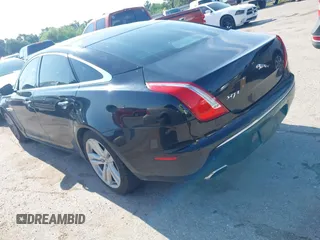 2012 Jaguar XJ XJL z VIN SAJWA2GB2CLV24457, wystawiony jako IAAI lot #42178795 z przebiegiem 133 050 mil mil oraz . Historia ofert i sprzedaży dostępna na DreamBid. Obrazek 3.