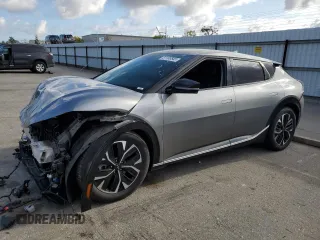 2022 Kia EV6 Wind z VIN KNDC34LA9N5041656, wystawiony jako Copart lot #51155545 z przebiegiem 42 869 mil mil oraz Szkoda całkowita • Salvage title. Historia ofert i sprzedaży dostępna na DreamBid. Obrazek 1.
