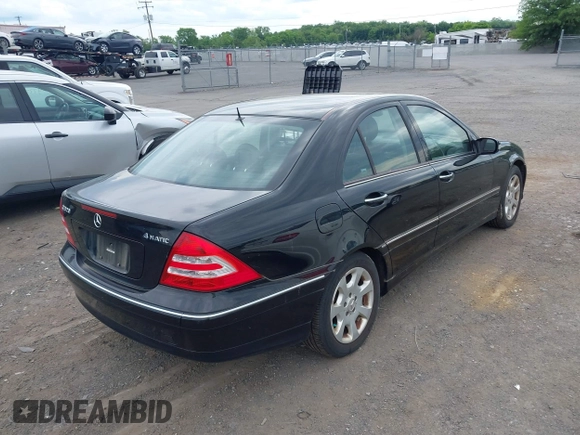 2005 Mercedes-Benz C 320 z VIN WDBRF84J65F655385, wystawiony jako IAAI lot #42215928 z przebiegiem 212 832 mil mil oraz . Historia ofert i sprzedaży dostępna na DreamBid. Obrazek 4.