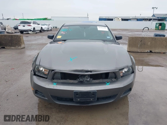 2011 Ford Mustang V6 with VIN 1ZVBP8AM2B5125492, listed as a IAAI auction lot 41565388 with 135,688 mi miles and . Bid and sale history available at carsss.com. Image 12.