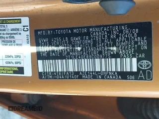 2009 Toyota Matrix S with VIN 2T1LE40E89C009775, listed as a IAAI auction lot 42086039 with 220,832 mi miles. Bid and sale history available at carsss.com. Image 9.
