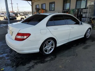 2010 Mercedes-Benz C 300 Sport z VIN WDDGF5EB2AR100365, wystawiony jako Copart lot #61006965 z przebiegiem 103 925 mil mil oraz Szkoda całkowita • Salvage title. Historia ofert i sprzedaży dostępna na DreamBid. Obrazek 3.
