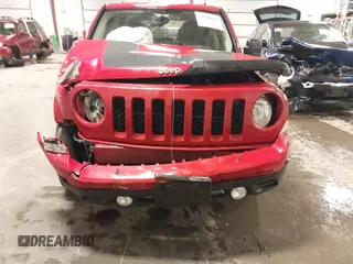 2016 Jeep Patriot Sport SE with VIN 1C4NJPBA1GD698462, listed as a IAAI auction lot 42180819 with 105,000 mi miles and . Bid and sale history available at DreamBid. Image 6.