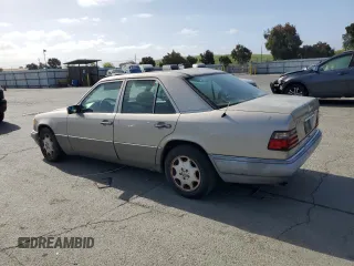1994 Mercedes-Benz E Class with VIN WDBEA32E2RC119398, listed as a Copart auction lot 54427825 with 277,850 mi miles and Clean Title. Bid and sale history available at carsss.com. Image 2.
