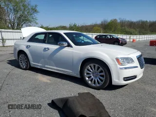 2014 Chrysler 300 z VIN 2C3CCAAG5EH343013, wystawiony jako Copart lot #54422505 z przebiegiem 86 036 mil mil oraz Szkody całkowita. Historia ofert i sprzedaży dostępna na DreamBid. Obrazek 4.
