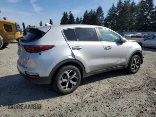2020 Kia Sportage LX z VIN KNDPMCAC6L7633935, wystawiony jako Copart lot #56566005 z przebiegiem Nie podano mil oraz Czysty tytuł • Clean title. Historia ofert i sprzedaży dostępna na DreamBid. Obrazek 3.