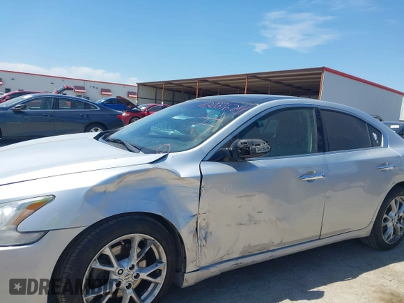 2014 Nissan Maxima SV z VIN 1N4AA5AP4EC448022, wystawiony jako IAAI lot #42027624 z przebiegiem 280 961 mil mil oraz . Historia ofert i sprzedaży dostępna na DreamBid. Obrazek 6.