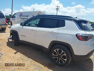 2023 Jeep Compass Limited z VIN 3C4NJDCN8PT569144, wystawiony jako IAAI lot #42750920 z przebiegiem 52 434 mil mil oraz . Historia ofert i sprzedaży dostępna na DreamBid. Obrazek 3.