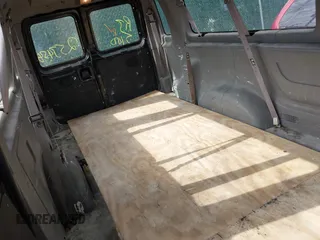 2002 Ford Econoline Passenger XL с VIN 1FBSS31L02HB38501, выставлен на аукционе IAAI как лот 42180323 с пробегом 128 327 миль миль и . История ставок и продаж доступна на DreamBid. Изображение 8.