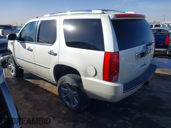 2008 Cadillac Escalade with VIN 1GYEC63868R231682, listed as a IAAI auction lot 41192659 with 194,604 mi miles. Bid and sale history available at carsss.com. Image 3.