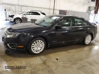 2010 Ford Fusion Hybrid z VIN 3FADP0L35AR429046, wystawiony jako Copart lot #59733215 z przebiegiem 179 475 mil mil oraz Tytuł czysty. Historia ofert i sprzedaży dostępna na DreamBid. Obrazek 1.