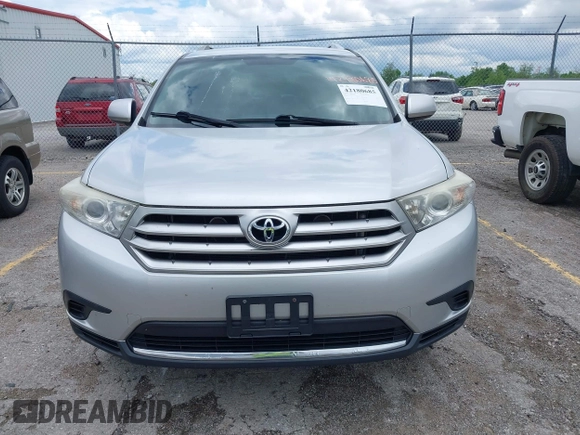 2013 Toyota Highlander with VIN 5TDZA3EH0DS037993, listed as a IAAI auction lot 42180685 with 212,729 mi miles and . Bid and sale history available at DreamBid. Image 12.