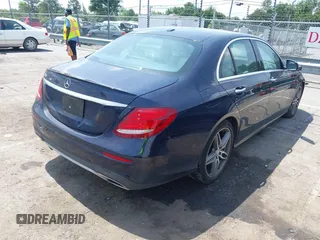 2017 Mercedes-Benz E 300 Luxury с VIN WDDZF4JB3HA155487, выставлен на аукционе IAAI как лот 42509860 с пробегом 103 974 миль миль и . История ставок и продаж доступна на DreamBid. Изображение 4.